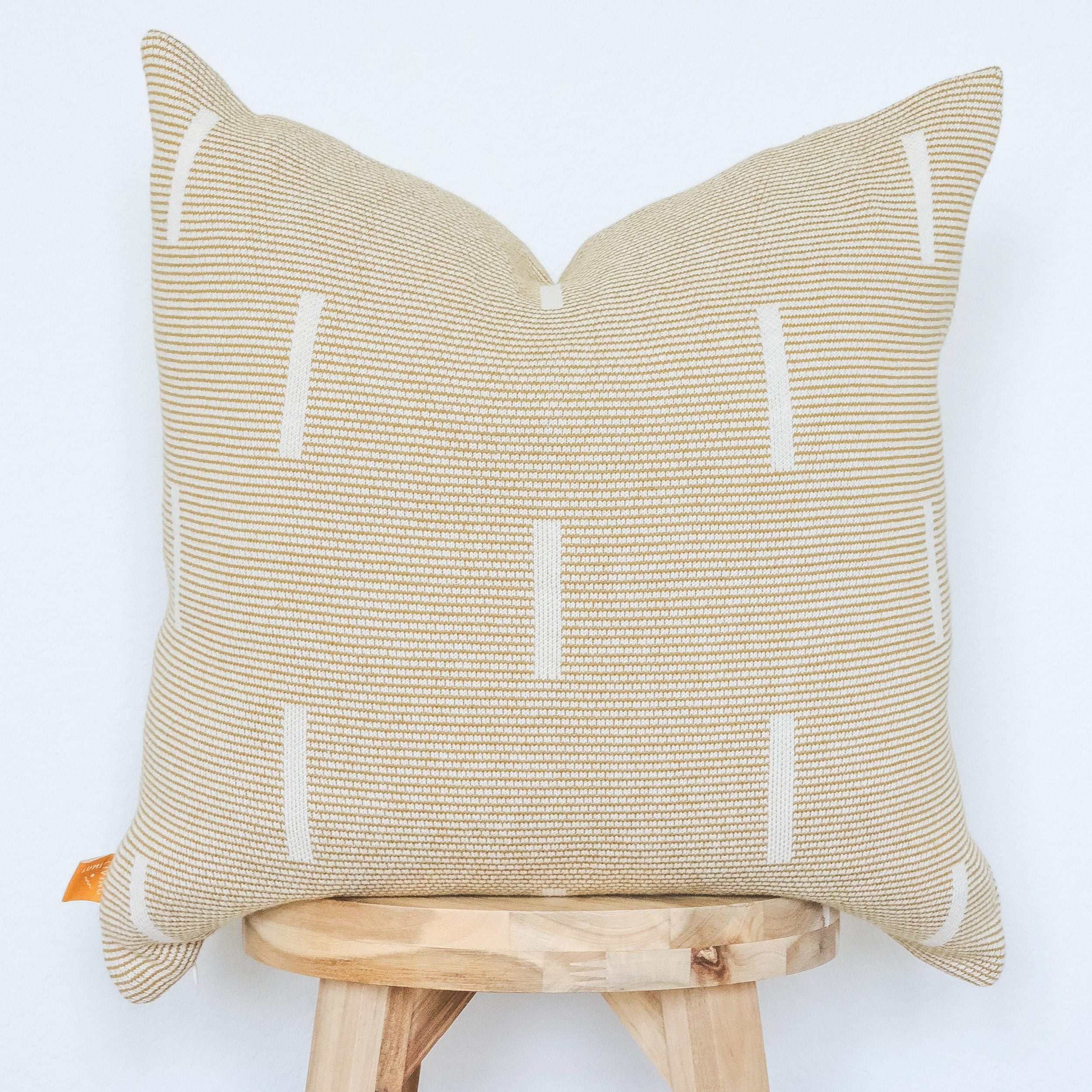 Lumi Living 100% Cotton Knitted Soft Modern Geometric Dash Lines Throw Pillow Cover 18x18 (Blue or Mustard Yellow)